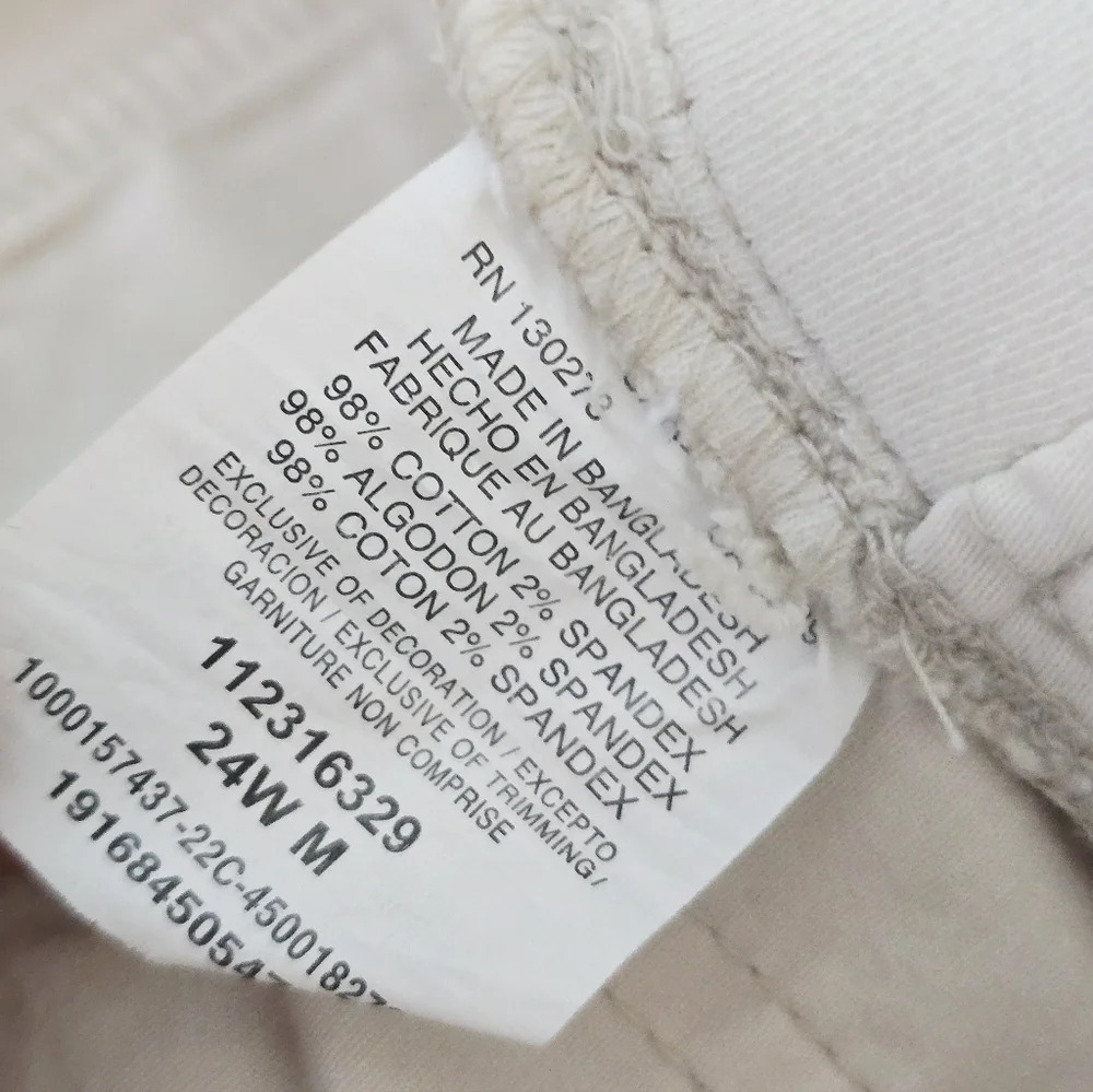 Lee Plus Size Off-White Relaxed Cargo Utility Shorts - Picture 7 of 8